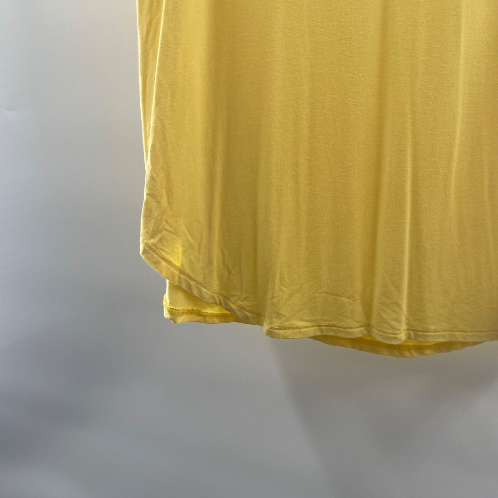 Lime n Chili Crisscross V-Neck Short Sleeve Blouse Womens Size Small Yellow