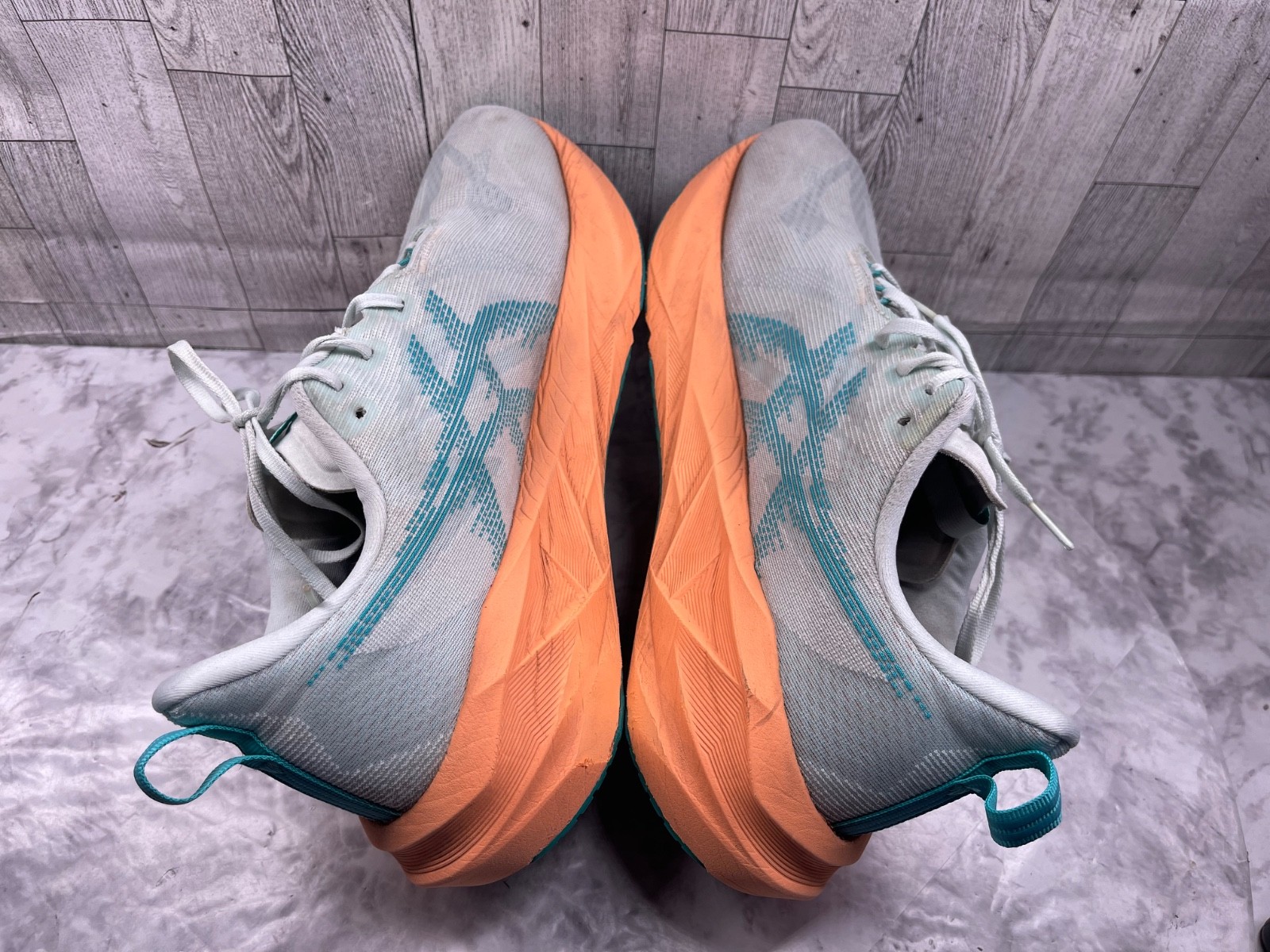 Asics Novoblast 5 Sneakers Men 14M Running Shoes Green Orange Athletic Trainer