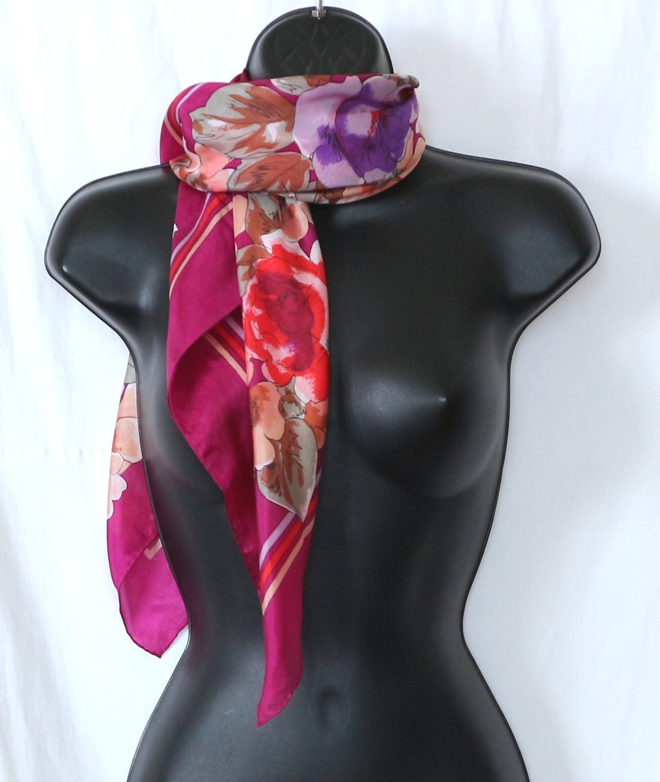 UNBRANDED SHANGHAI CHINA Large Floral Silk Scarf 32 X 32 EXC