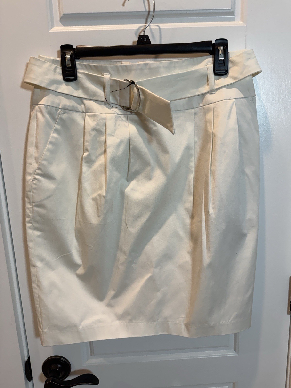 Women’s Skirt Size 8 New Dalia Cream Color with Pockets and Belt