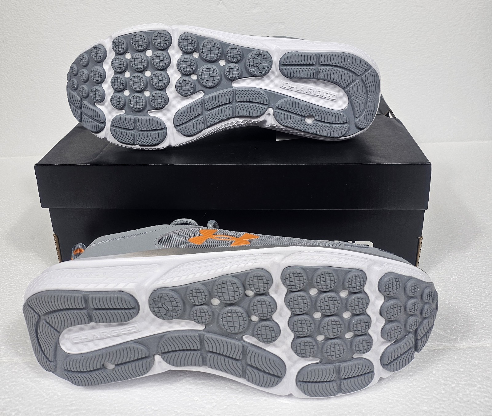 Men’s Running Shoes 11.5 Under Armour Charged Assert 10 Gray Orange 3026175-105