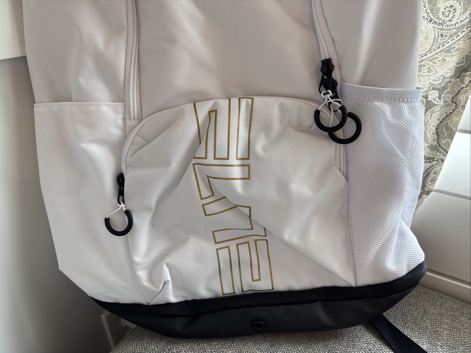 NIKE HM9965-100 Varsity Elite Backpack (32L) White Gold Black