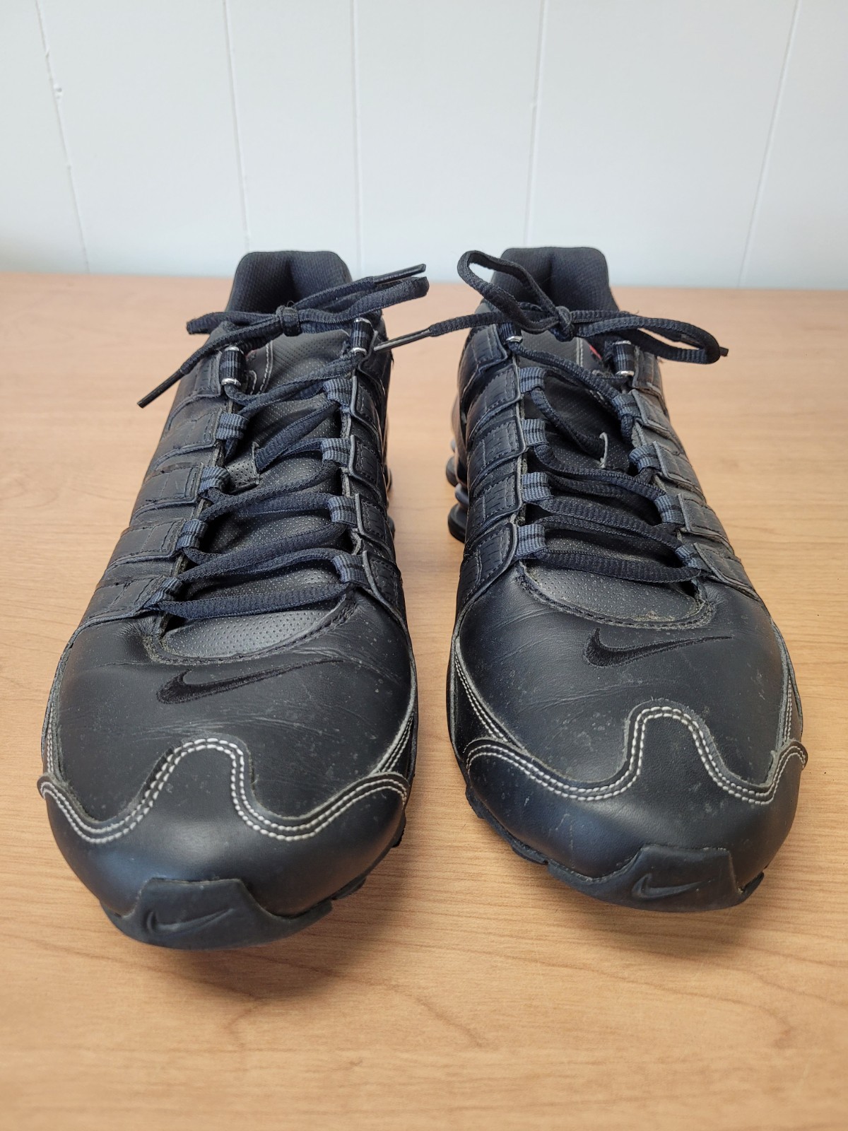 Nike Shox Men’s 11.5 NZ Black Varsity Red 378341-017
