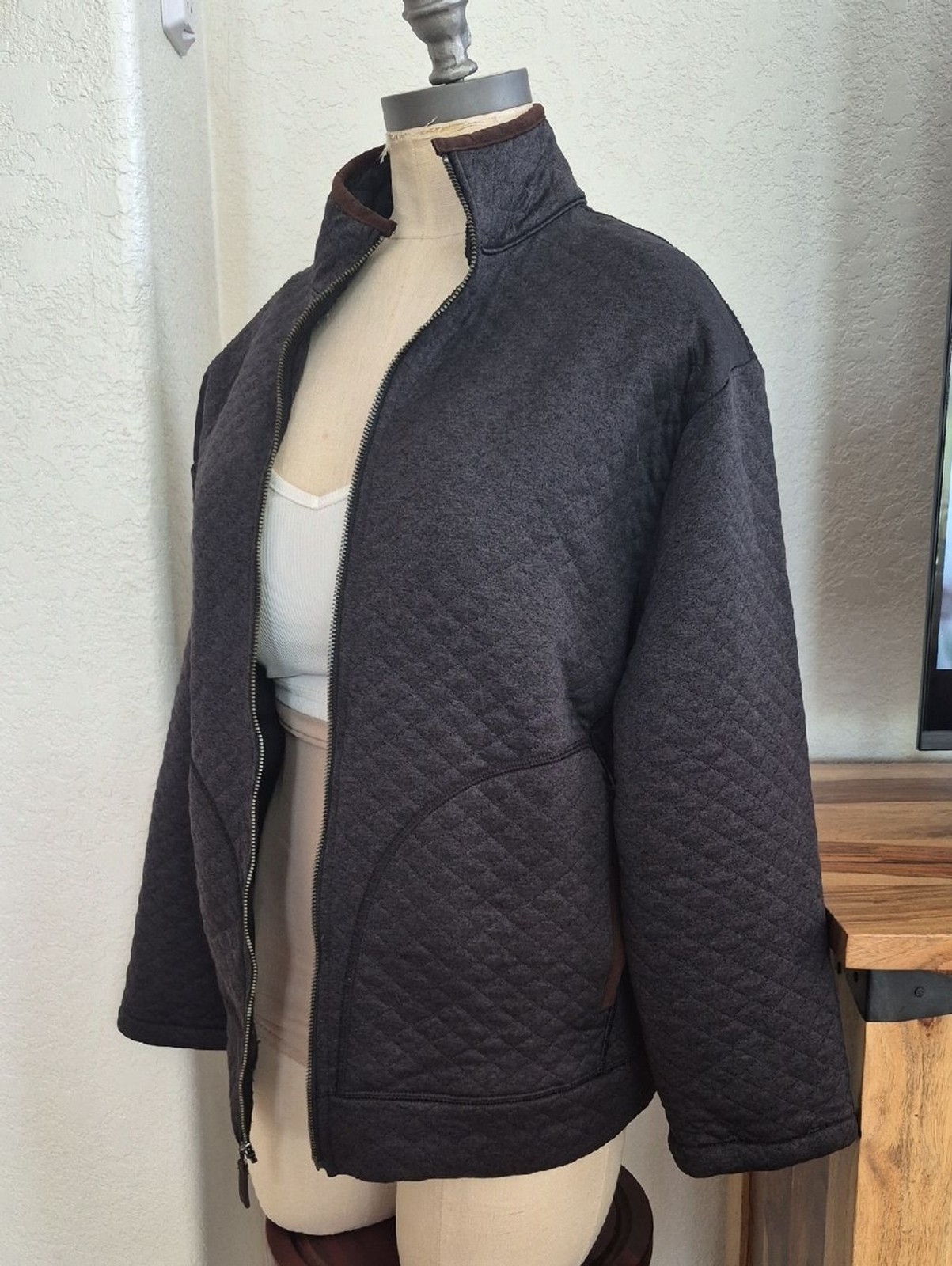 Cremieux Classics, Gray Quilted Jacket With Brown Elbow Patch