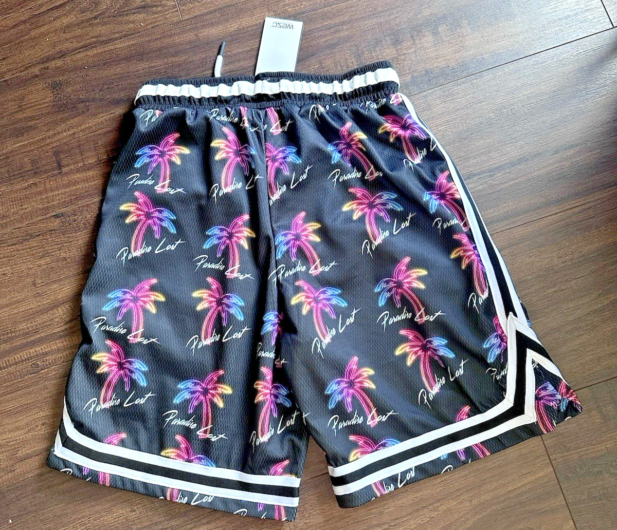 WESC Men’s Basketball shorts Lost paradise 9″ Black Multi Small