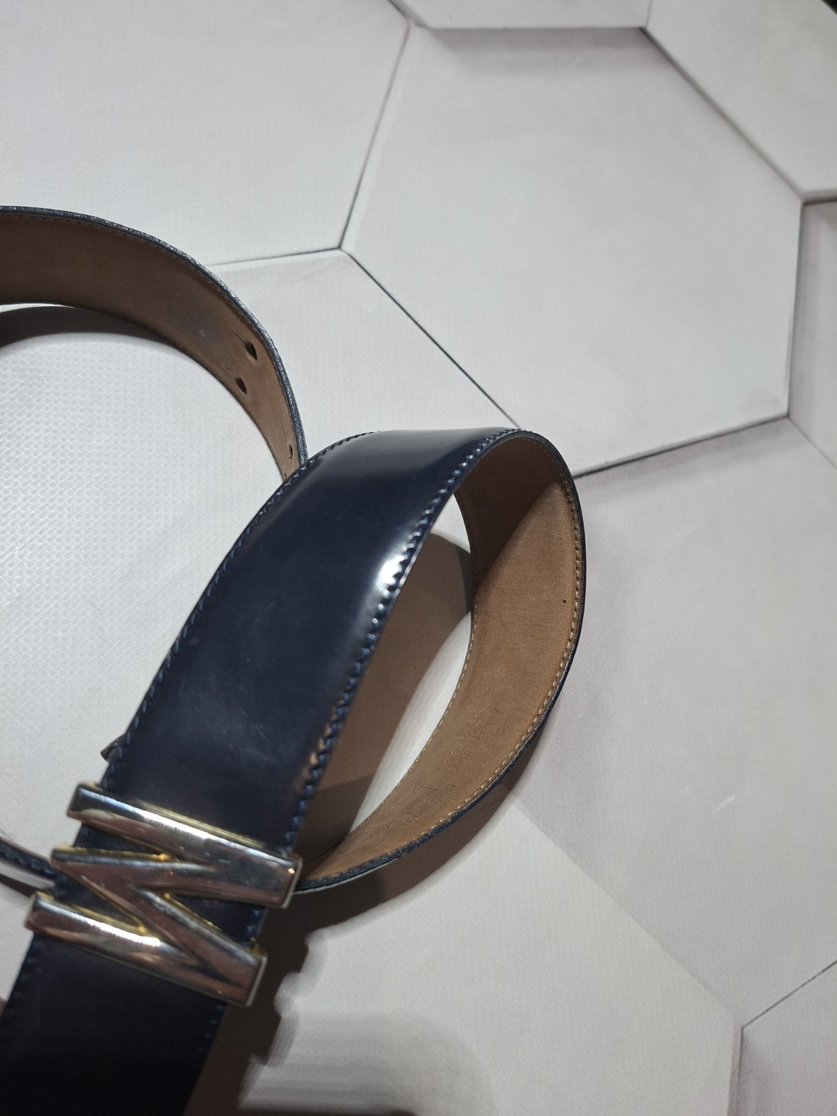 MOSCHINO Redwall Vintage Navy Leather Gold Lettering Logo Belt Size IT 42 (88cm)