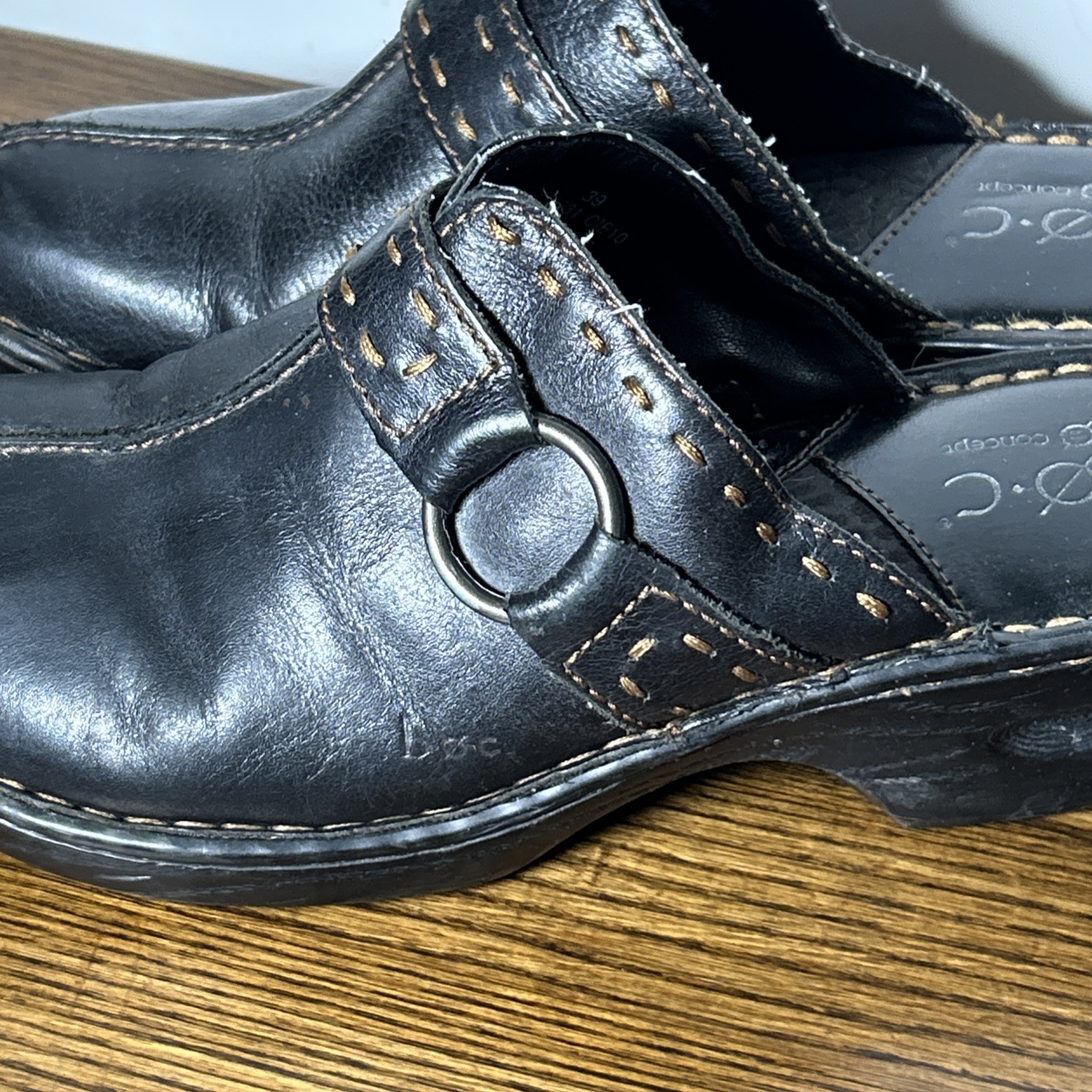 Born Black Leather Slip-On Heeled Mules BC3631 Buckle Detail Womens Size 8/39