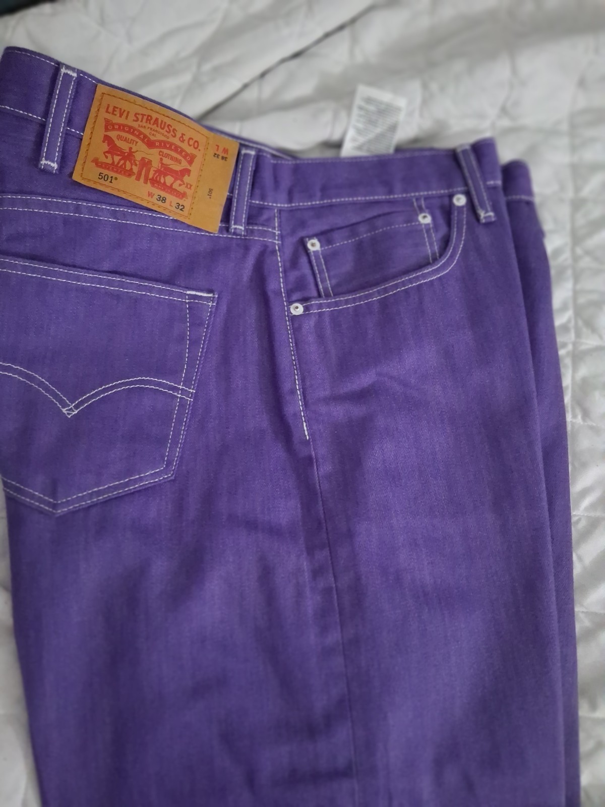 Levi’s Men’s 501 Denim Original Shrink to Fit Button Fly Jeans Many Colors Levis