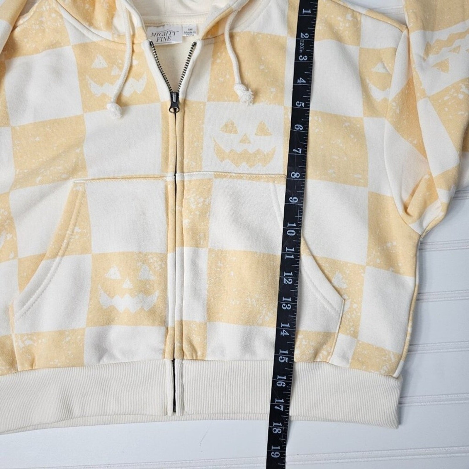 Mighty Fine Cream Checkered Pumpkin Face Print Cropped Hoodie Women’s S NWOT