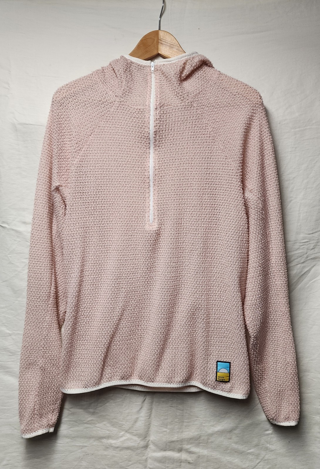 Senchi Designs – Lark A90 Alpha Half-Zip Crew Neck, Rhubarb, Medium Unisex