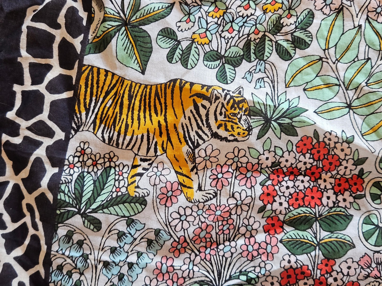 TALBOTS New with Tag Animal Print 100% Cotton Scarf 21”X 22″