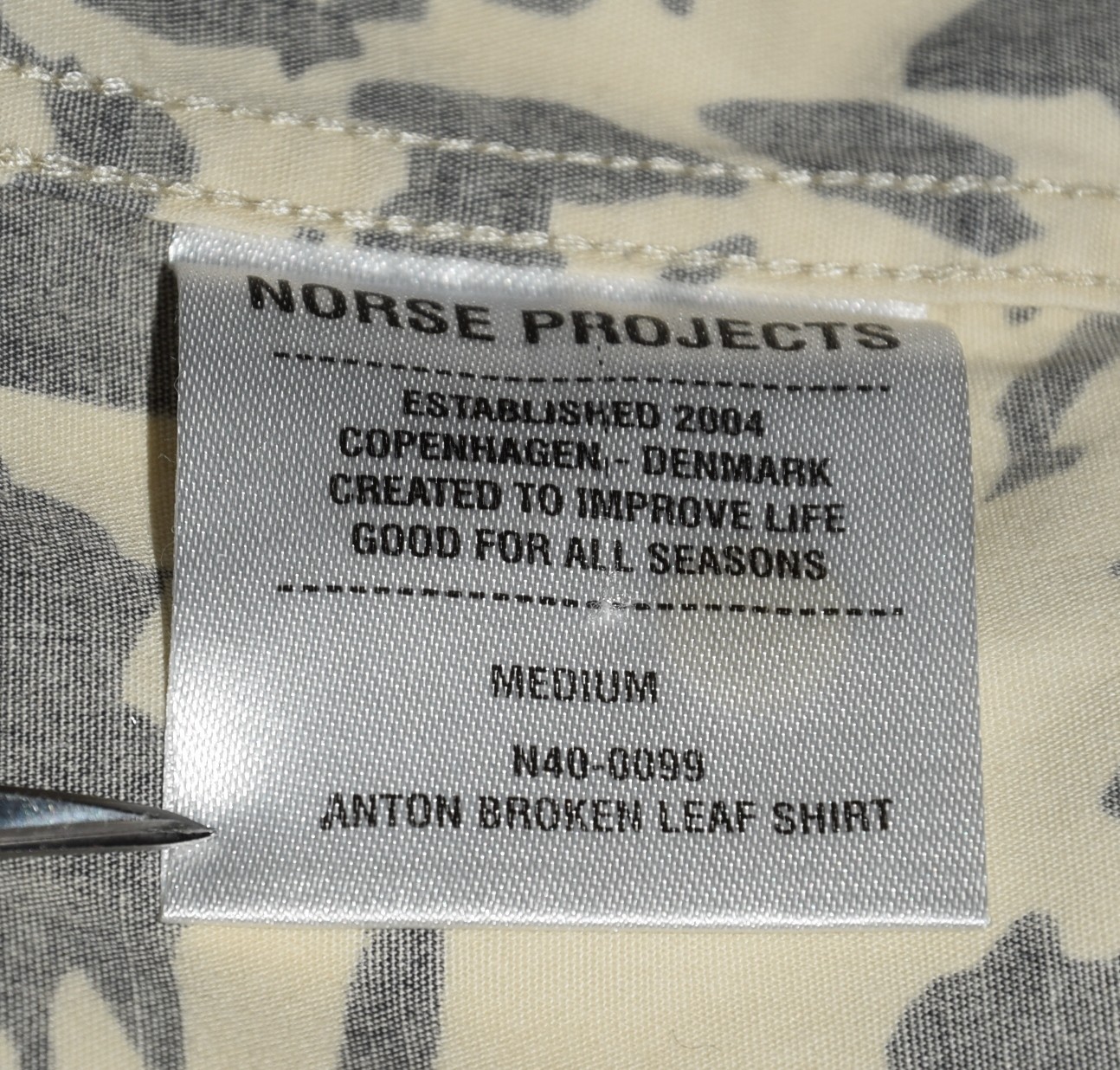 NORSE PROJECTS ANTON BROKEN LEAF LONG SLEEVE SHIRT SIZE M / Slim P2P 21″ MINT