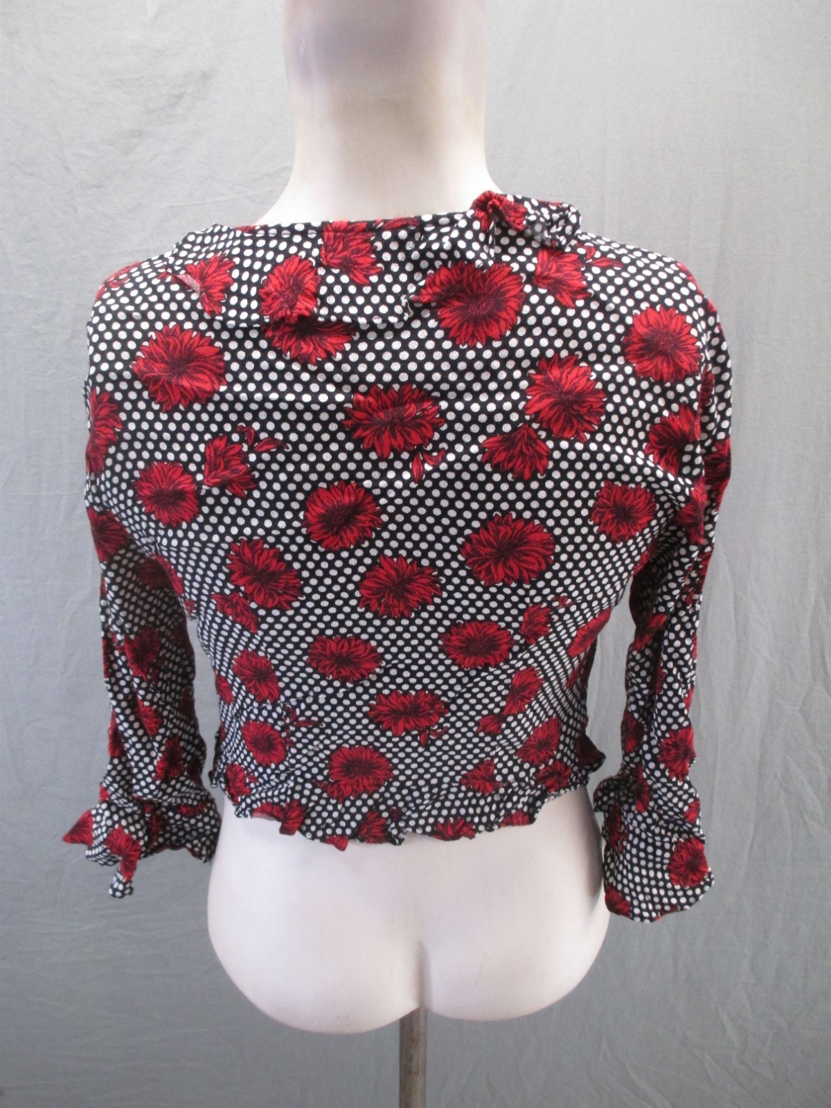 Forever 21 Size M Women Multicolor Floral Front Tie 3/4 Neck Ruffle Crop Top 861