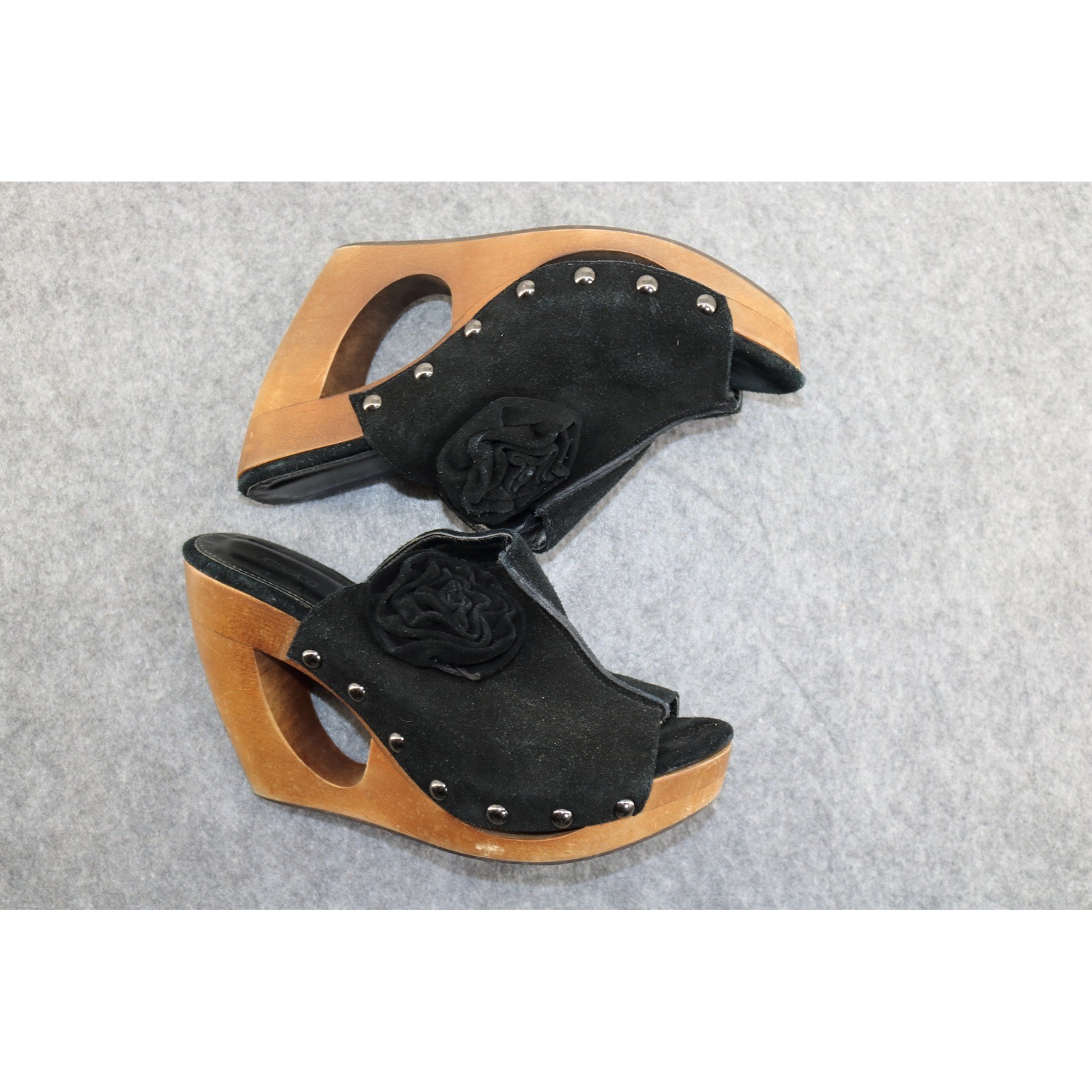 Jessica Bennett JPalmer 6.5 Black Suede Peep Toe Wedge Flower Accent Platform