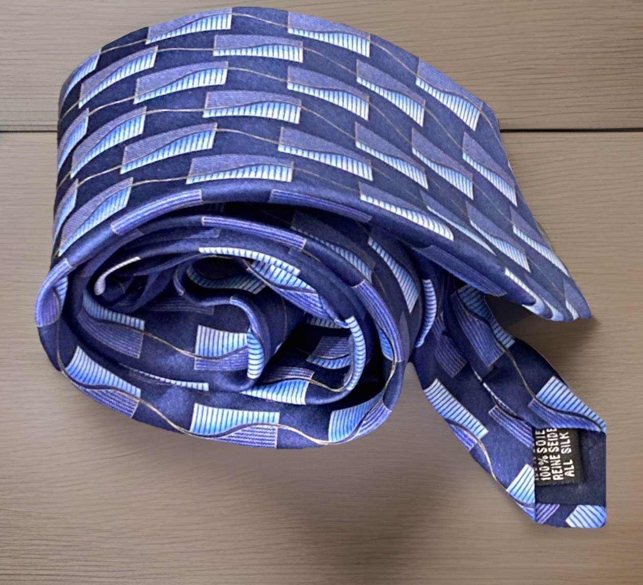 Men’s tie Uomo Venetto 100% Silk Blues Graphic Print Regal Career Business