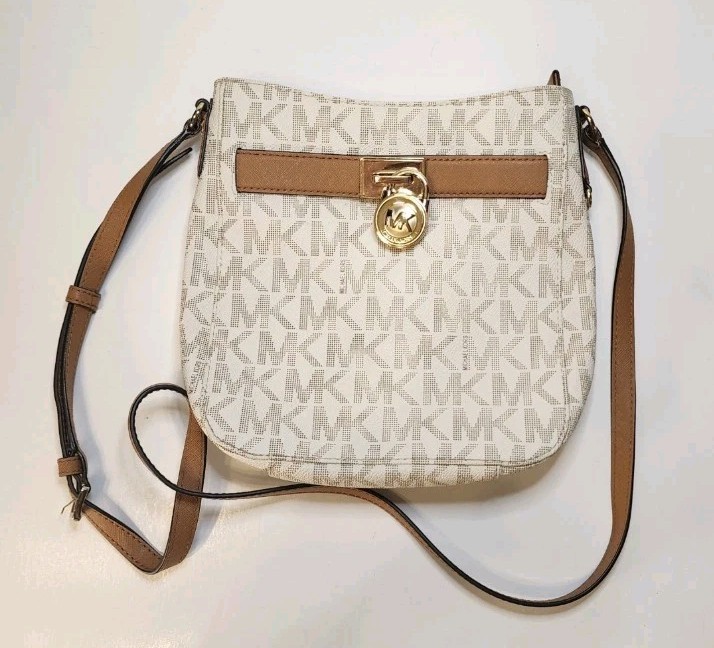 New MICHAEL KORS Fulton Crossbody Bag Vanilla Signature Log Traveler MK Logo