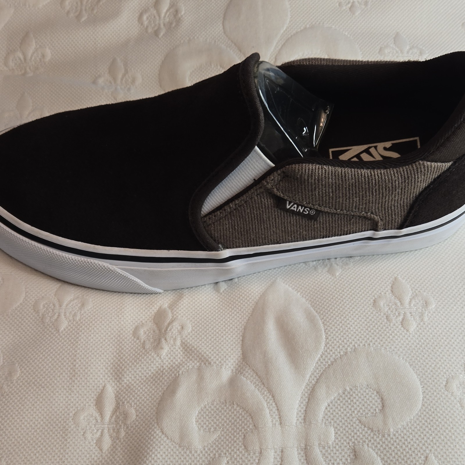 VANS Men’s Slip-On Casual Shoes Brown Canvas Upper Rubber Sole US 8 Logo