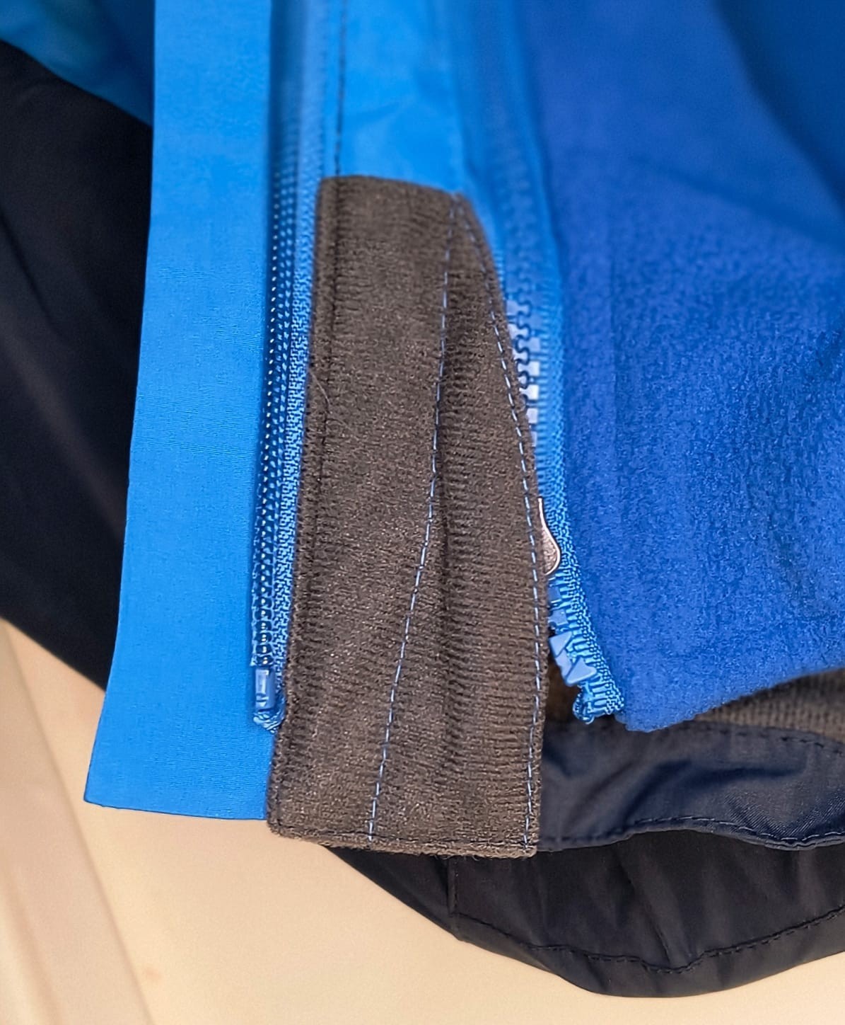 Gelert Mens 3 in 1 Jacket Royal Blue/ Navy Size XL Windbreaker Removable Hood