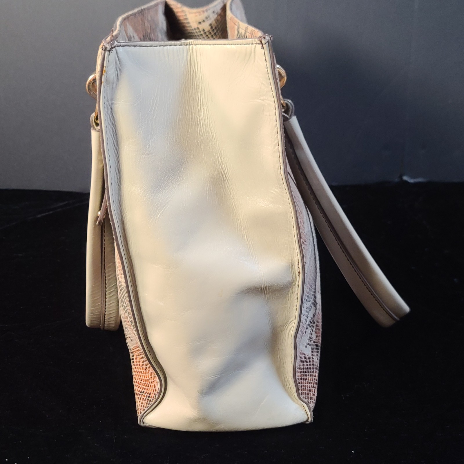 Antonio Melani Snakeskin Tote Purse Zip Closure Ivory Handles Charm Gold