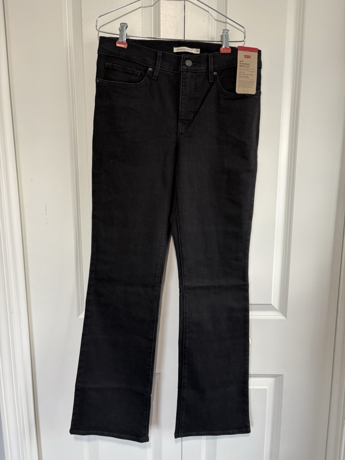Levi’s 315 Woman’s Shaping Bootcut, Size 30×32 NWT Black