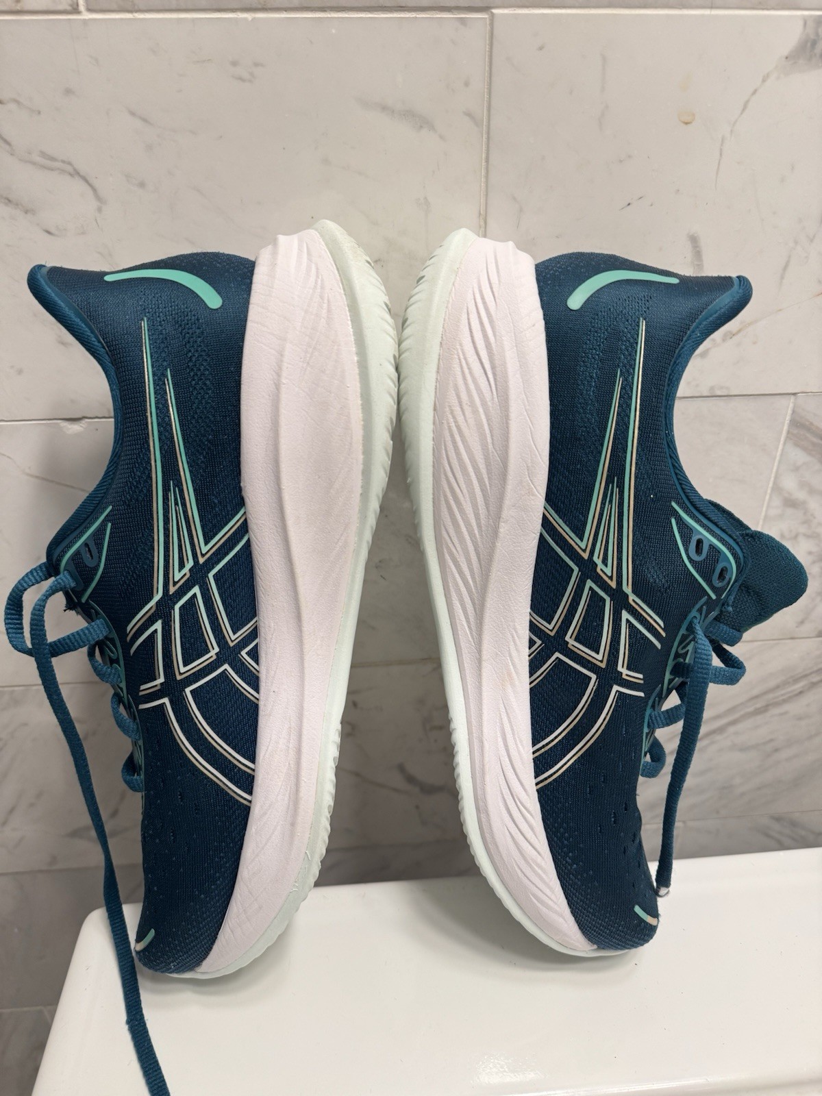 Asics Gel-Cumulus 26 1012B599 Women’s US 10.5 Sneakers Rich Teal Running Shoes