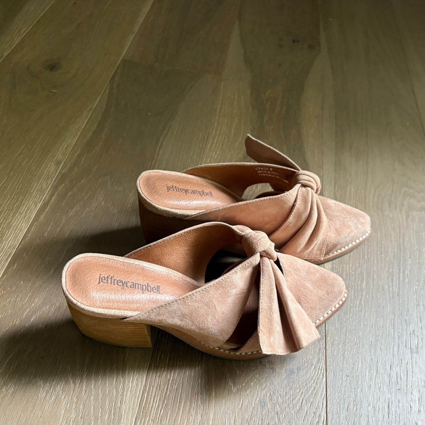 Jeffrey Campbell Oversized Bow Preppy Pink Suede Mules with Pointed Toe Size 8