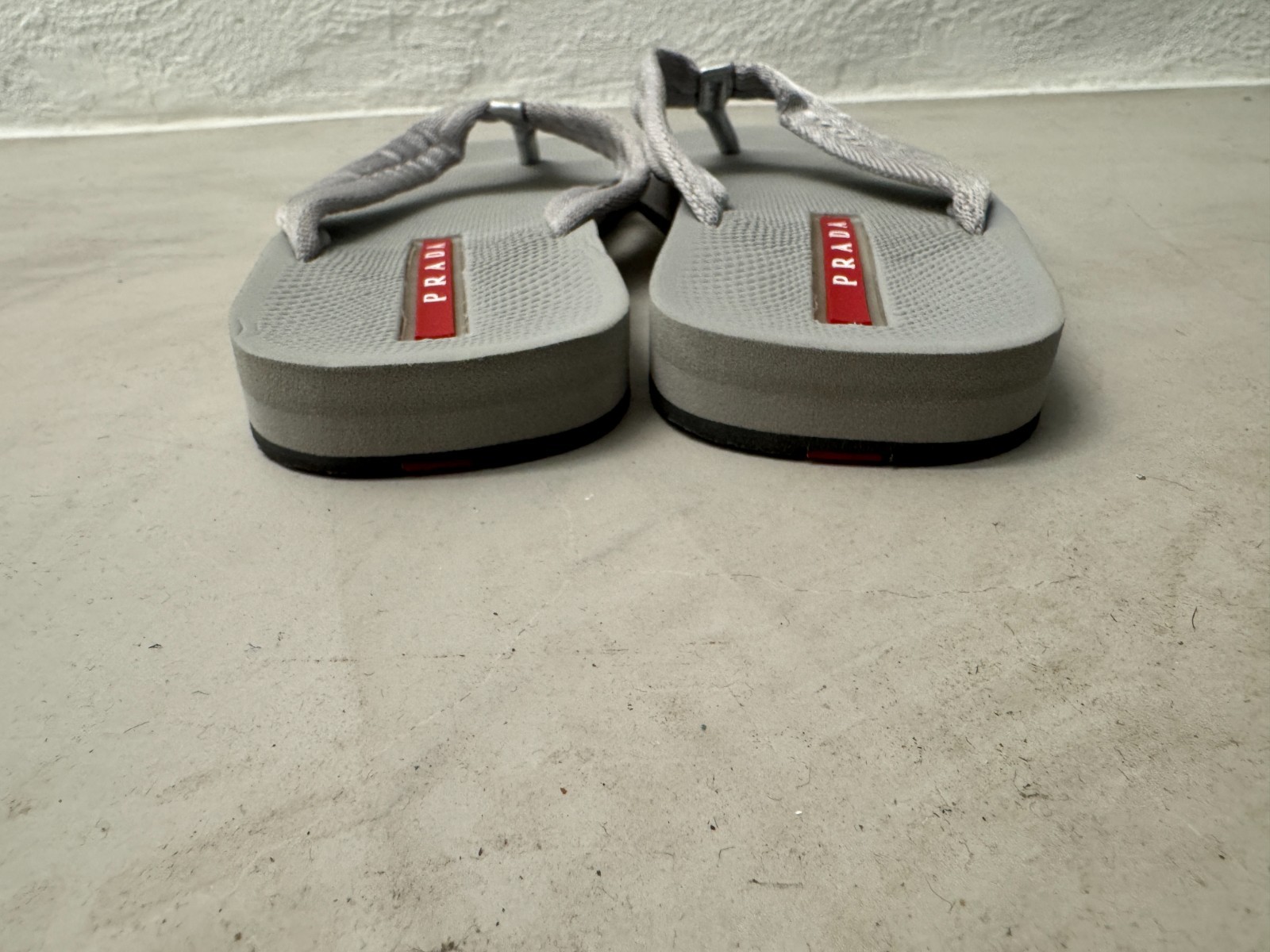 PRADA Grey Rubber Flip Flops Sandals Silver V Strap Synthetic UK6 EU39