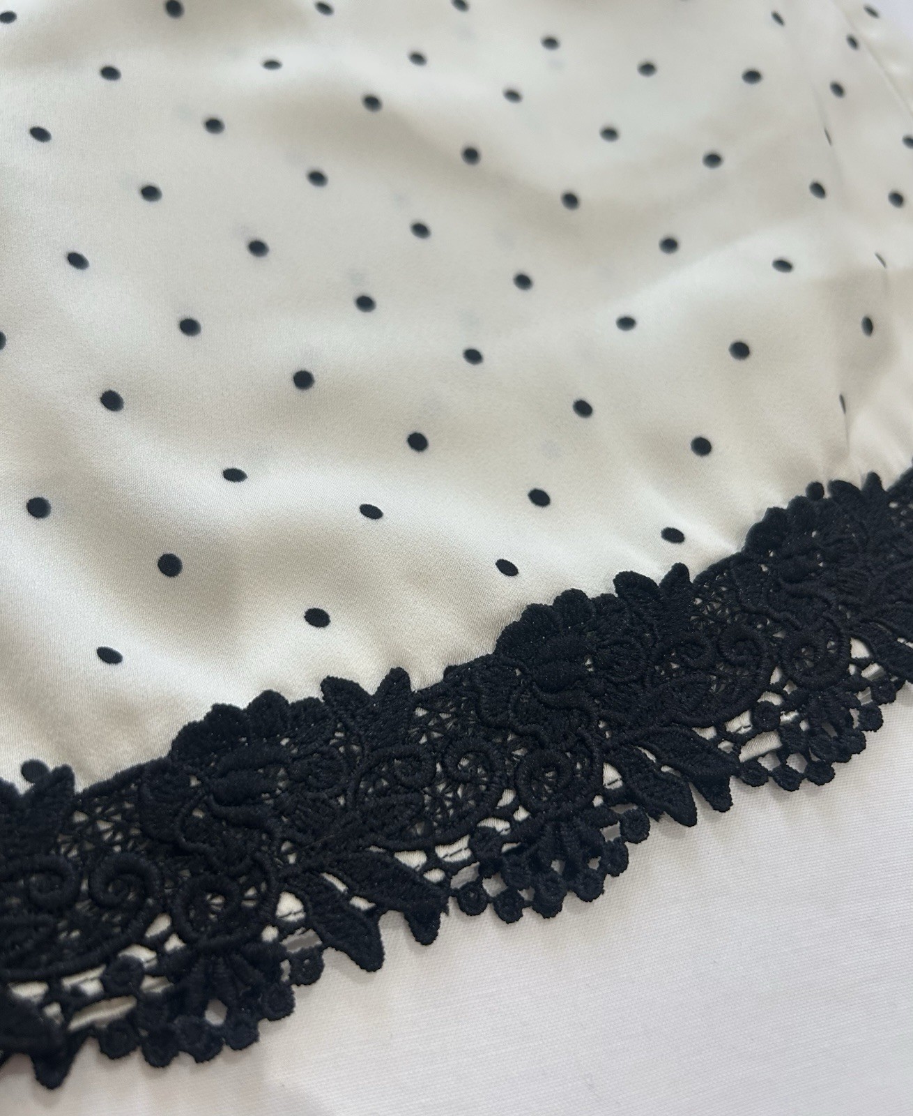 Davi & Dani Satin White Polka Dot Shorts with Black Lace Trim, Size L NWT