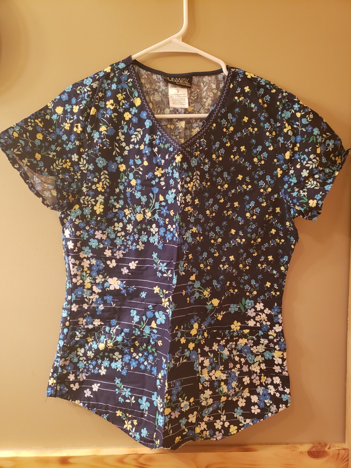 scrub tops women lot size small solid patterned great condition lightly used