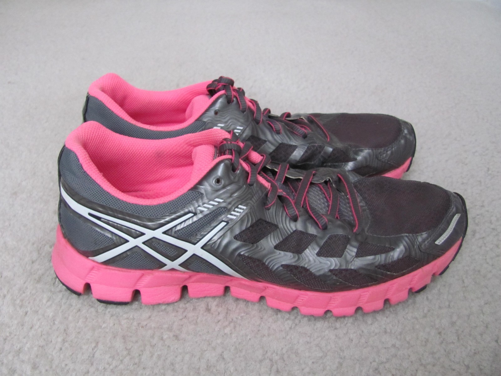Asics Gel-Lyte33 Women’s Gray and Pink Colored Lightweight Running Shoes Size 9