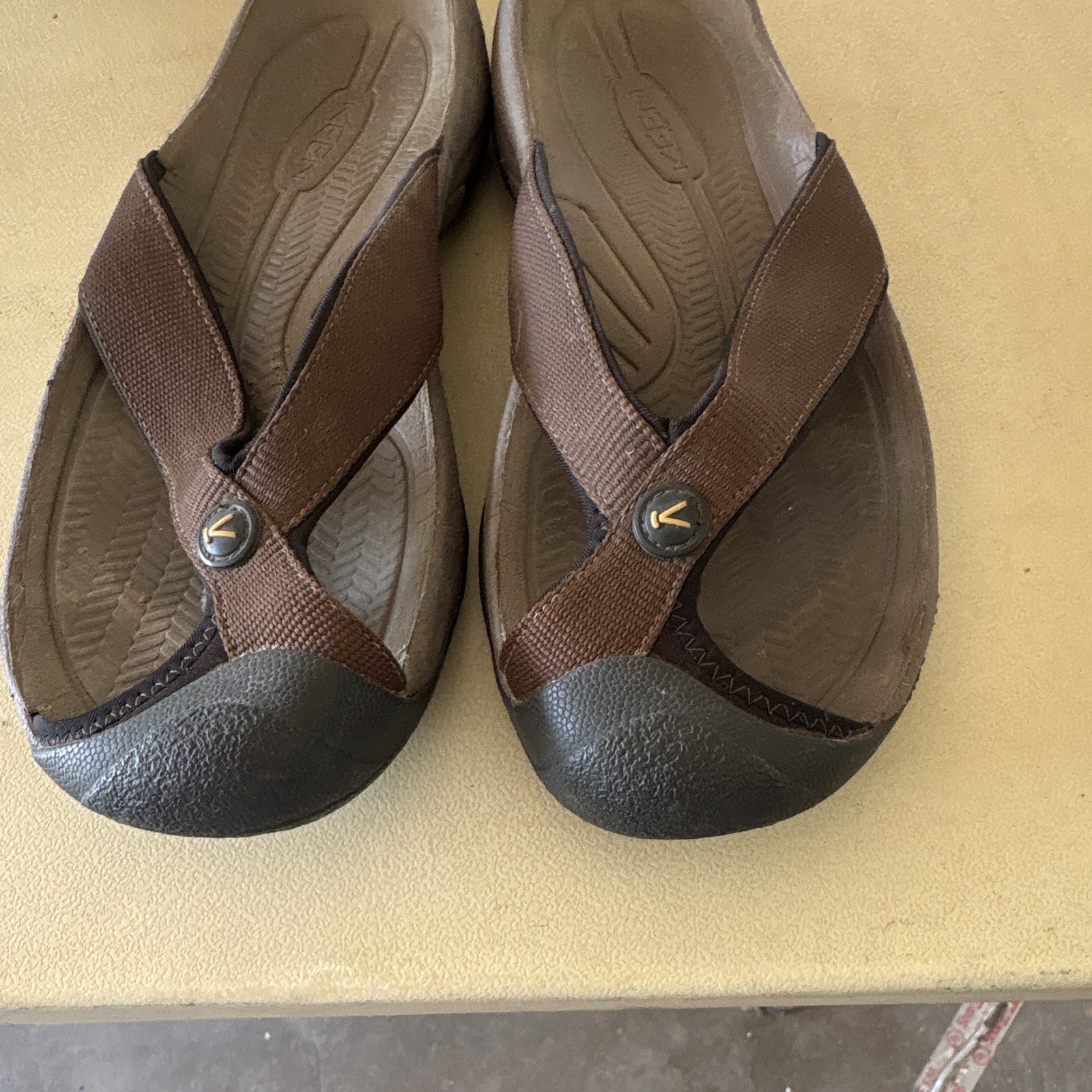 KEEN Men’s Brown/Black Thong Flip Flop Sandals Size 11 Slip-On Nylon Rubber