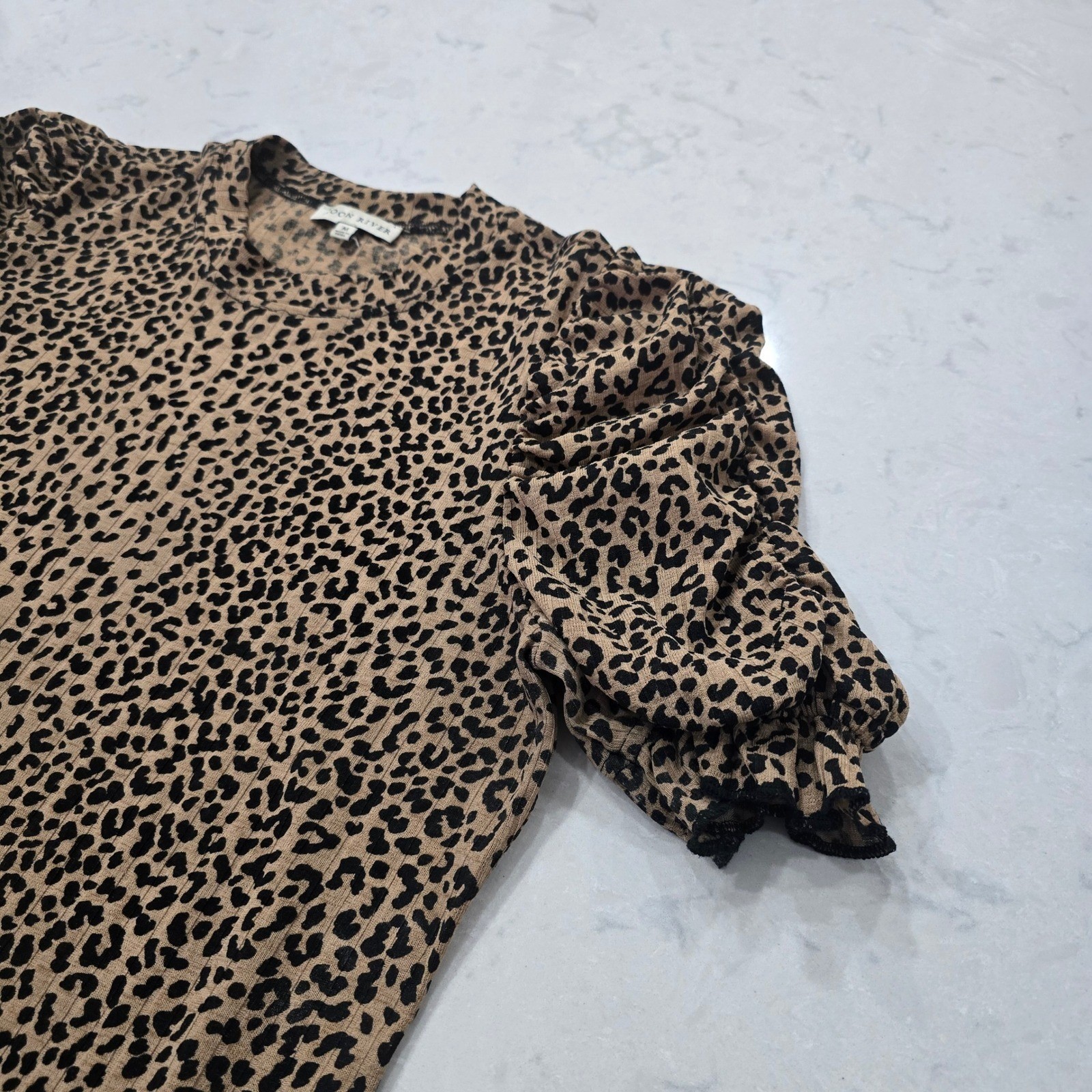 Moon River Leopard Print Puff Sleeve Ribbed Knit Top Brown Tan MR5277 Medium
