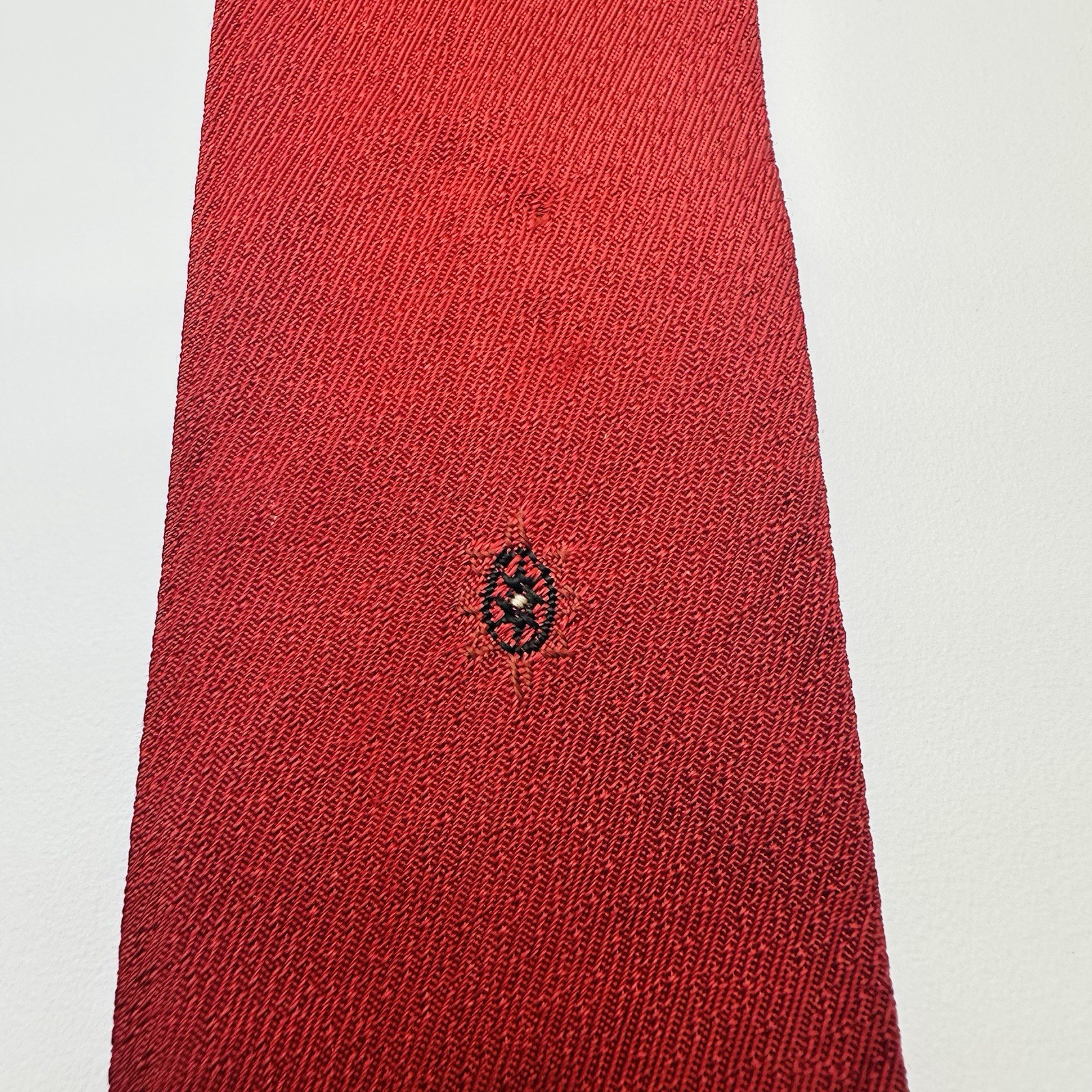 Trimshape By Cavalier Vintage Square End Tie Red Crest 2 X 53 T123