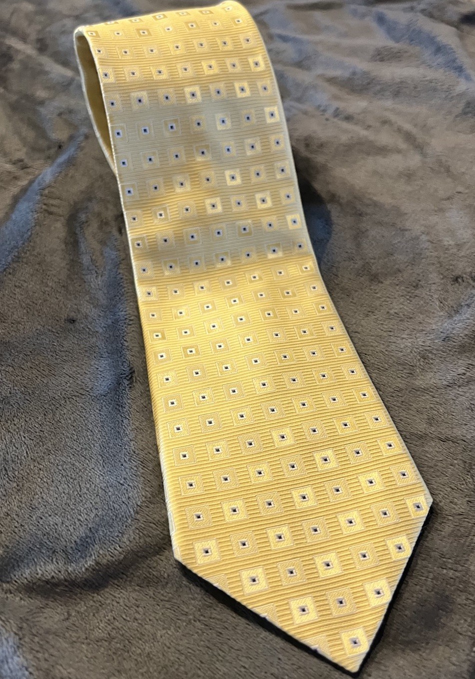 DANIEL CREMIEUX MADE IN U.S.A. Yellow with Blue Dots Tie Handmade 100% Silk