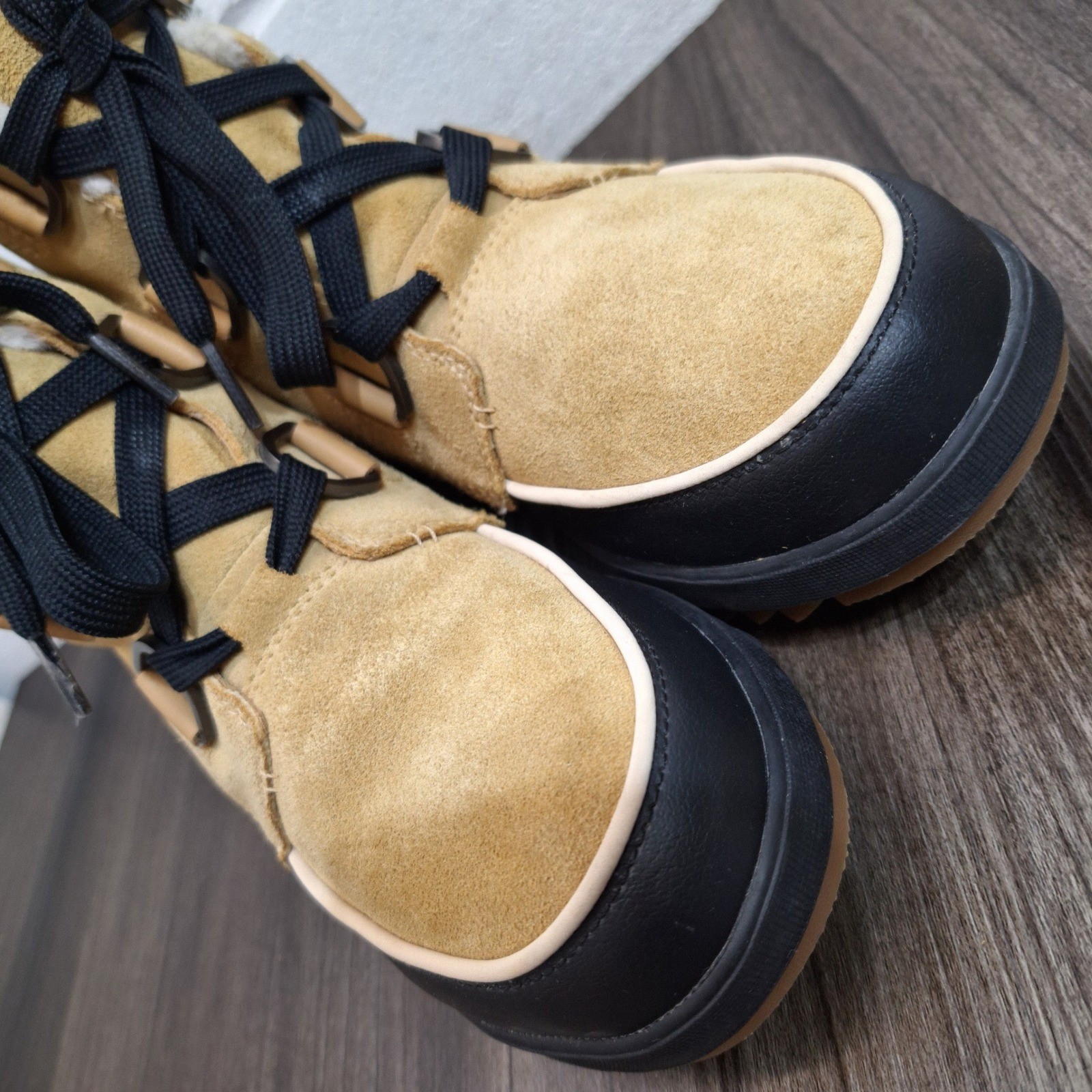 Sorel Tivoli IV Sz 9 Waterproof Winter Boots Tan Black Suede Faux Fur NL3425-373