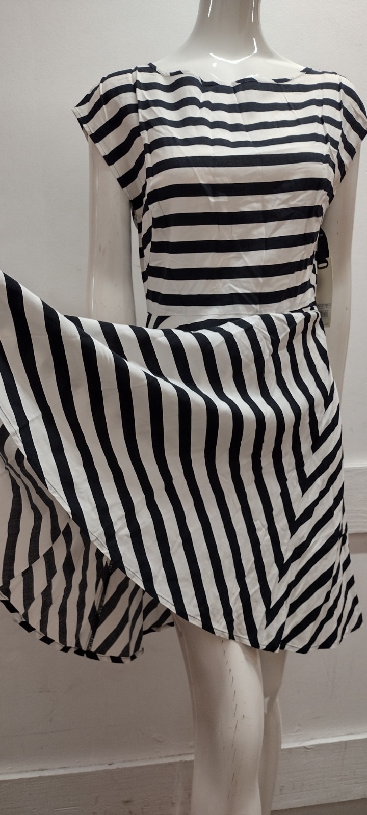 BB Dakota Black & White Stripes Dress Striped Emo Euro 30 USA 8 Waist 28 inches