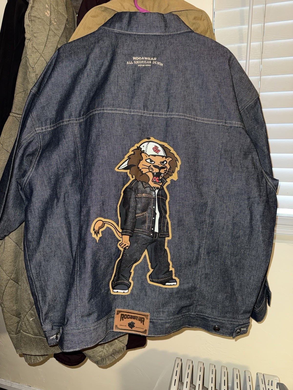 Rocawear Vintage Y2K Denim Jean Jacket Jay Z Early 2000s Lion Street Wear XL