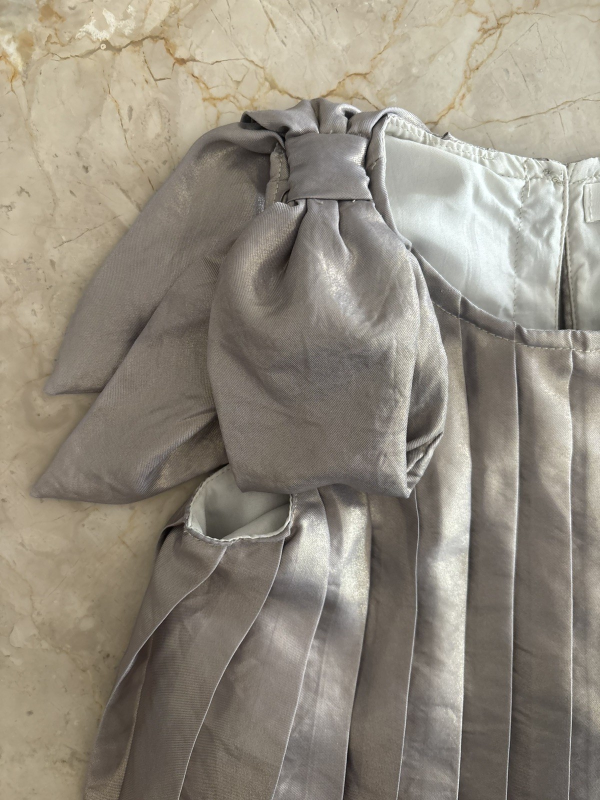 Gymboree Girls Metallic Shimmer Gold Knife Pleated Dress Sz 4 Shoulder Bows EUC