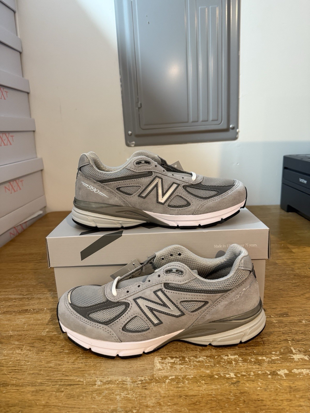 Mens Size 7-12 New Balance 990V4 – Made in USA Men’s Sneakers in Grey U990GR4