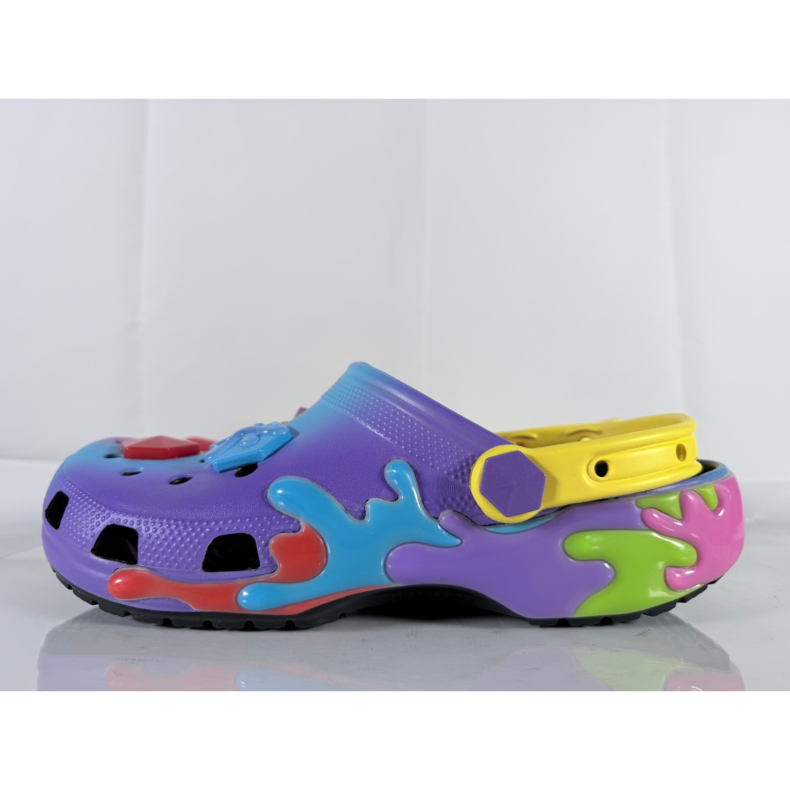 Crocs Gushers Classic Clog Men 11 Women 13 Colorful Jibbitz 211487-90H New
