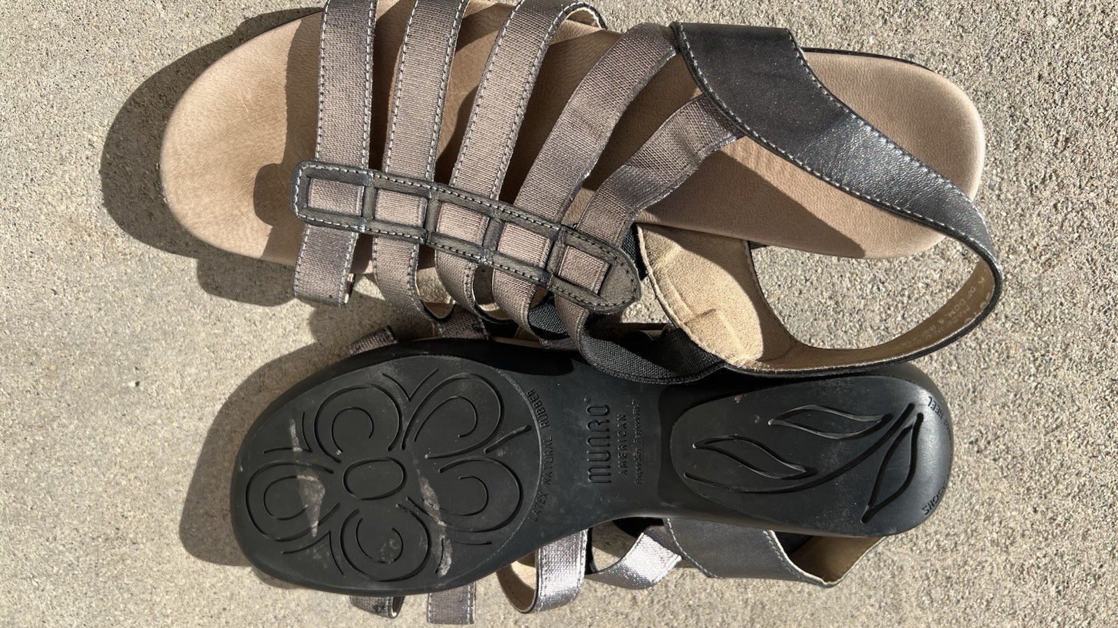 Munro American Metallic Pewter Elastic Stretch Strappy Sandals Women’s Size 6,5