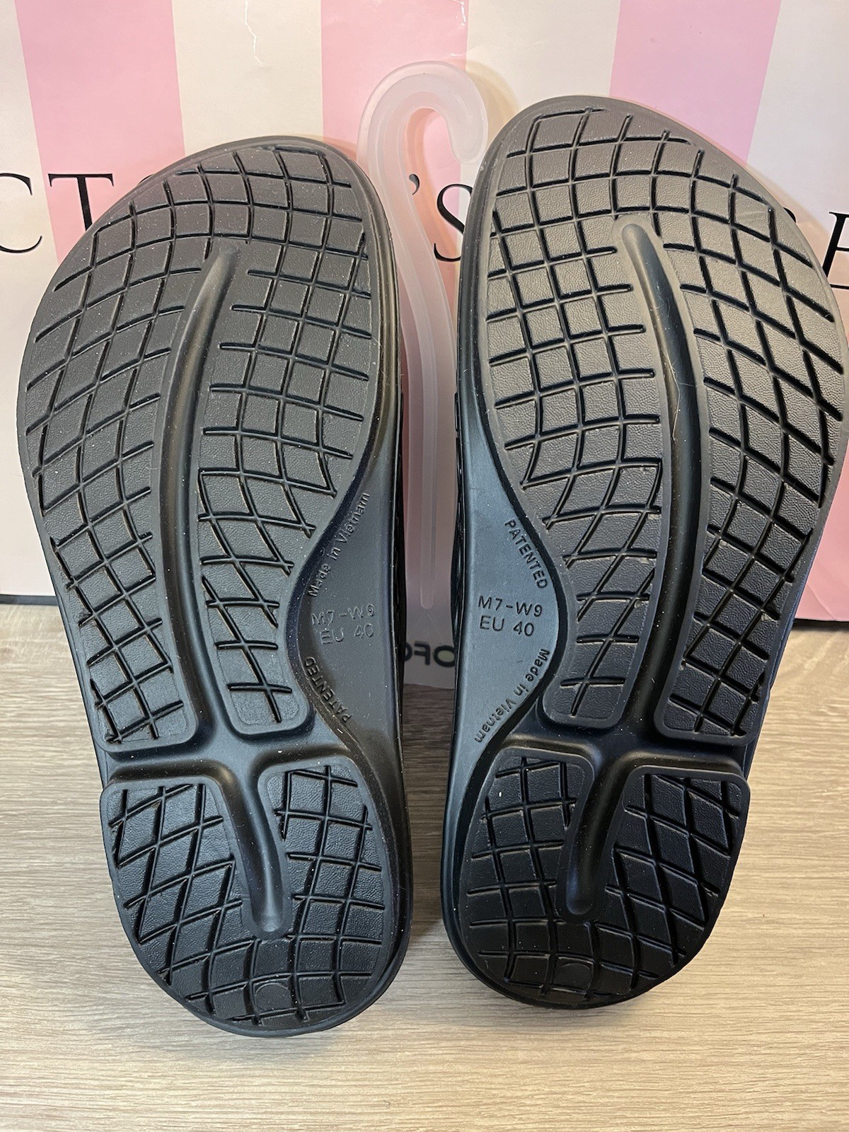 OOFOS OOahh Sport Flex Unisex Matte Black Slides Men 7 Women 9 NEW
