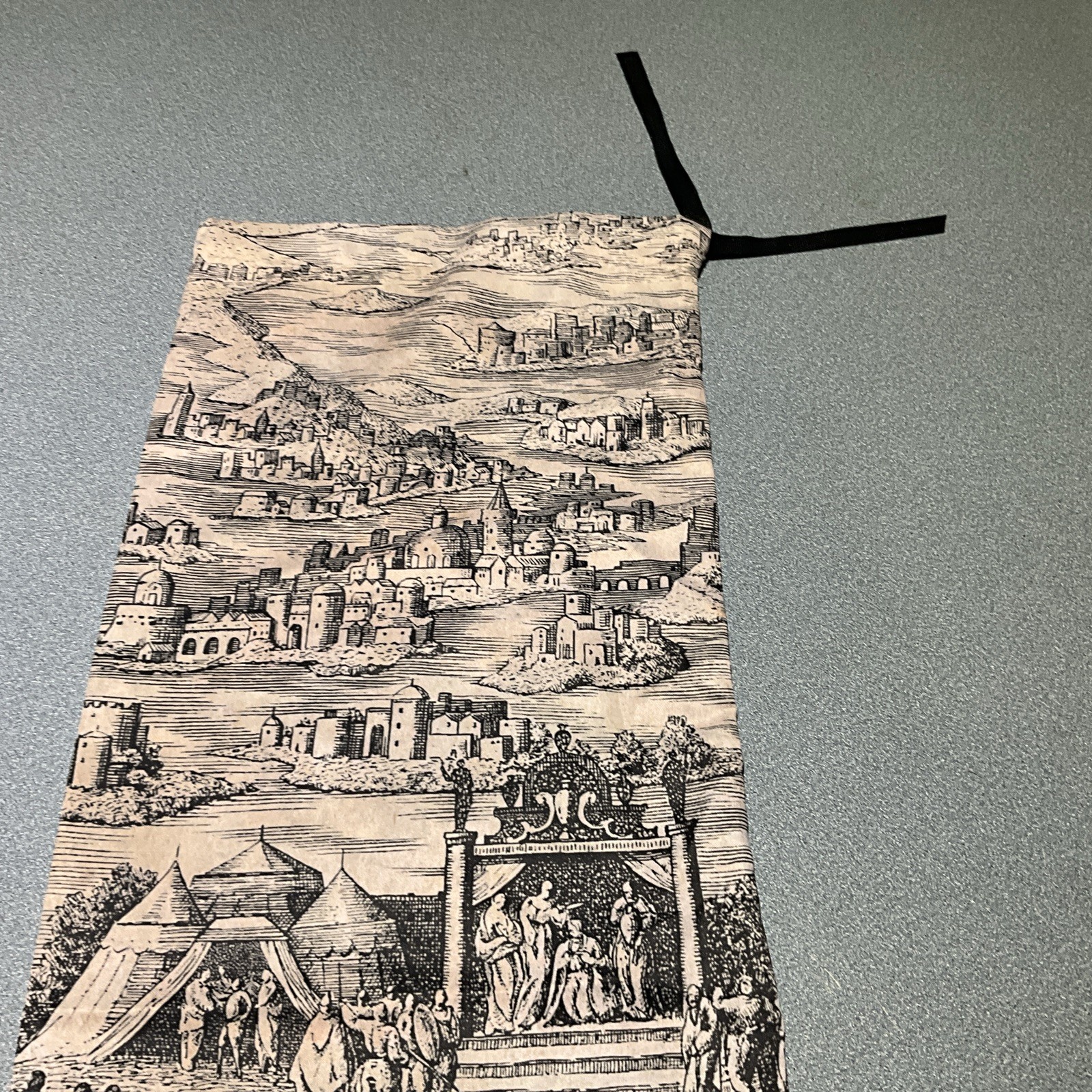 Gucci 8.75×18” Lim. Edition Castle Print Drawstring Travel Shoe Dust Bag FREE SH