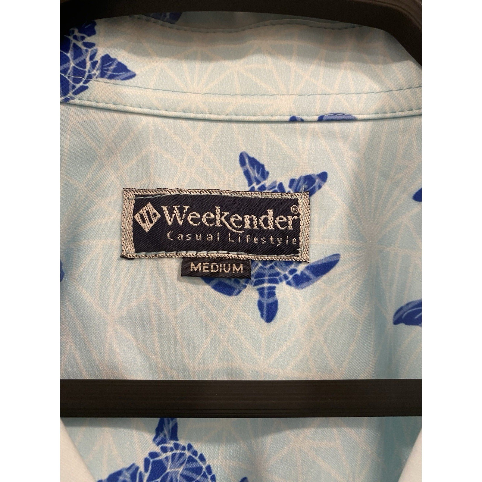 Weekender sportswear beach button down Top Blue turltle print SZ medium