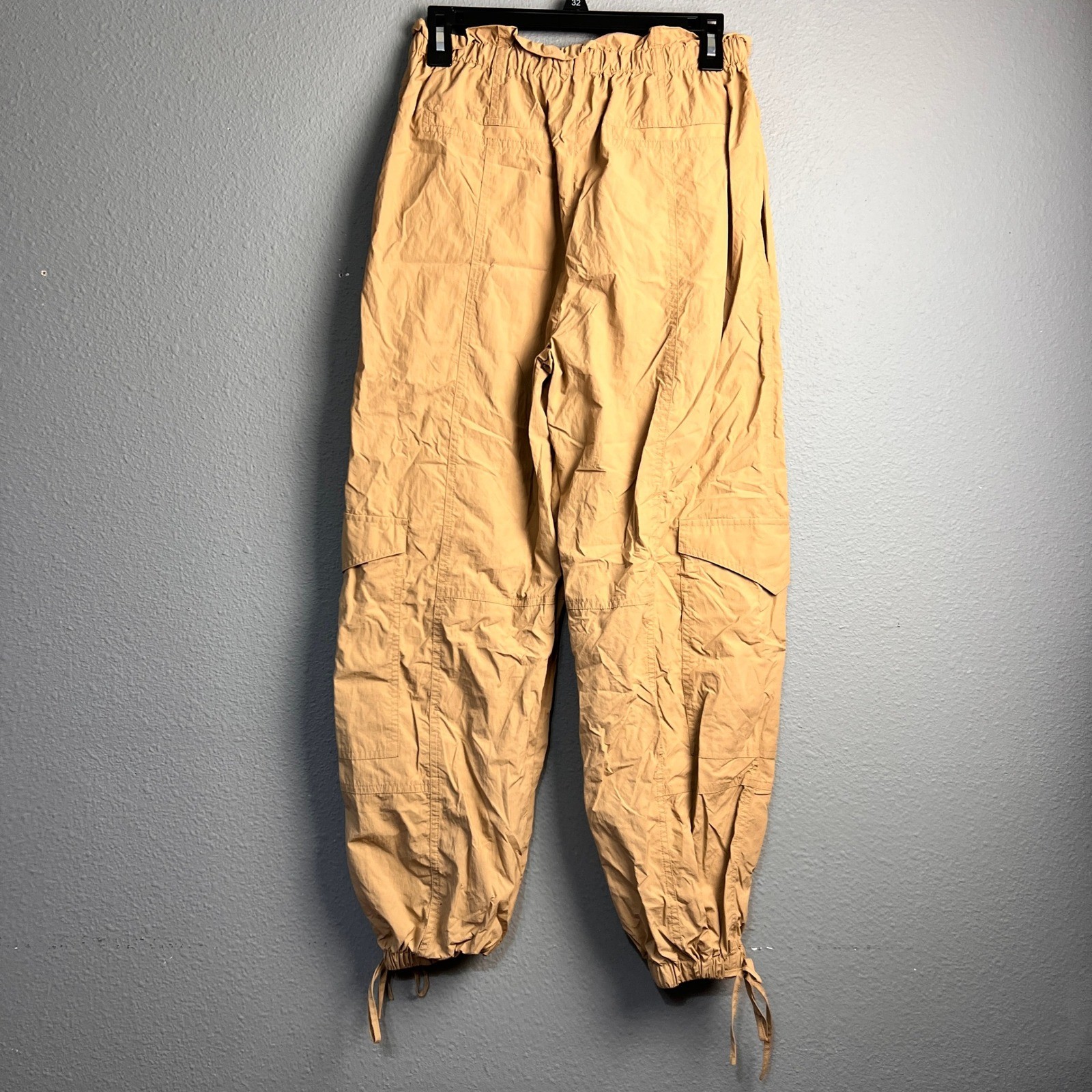 Gianni Bini Tan Khaki Paperbag Gorpcore Waist Cargo Jogger Pants Size 4 Utility