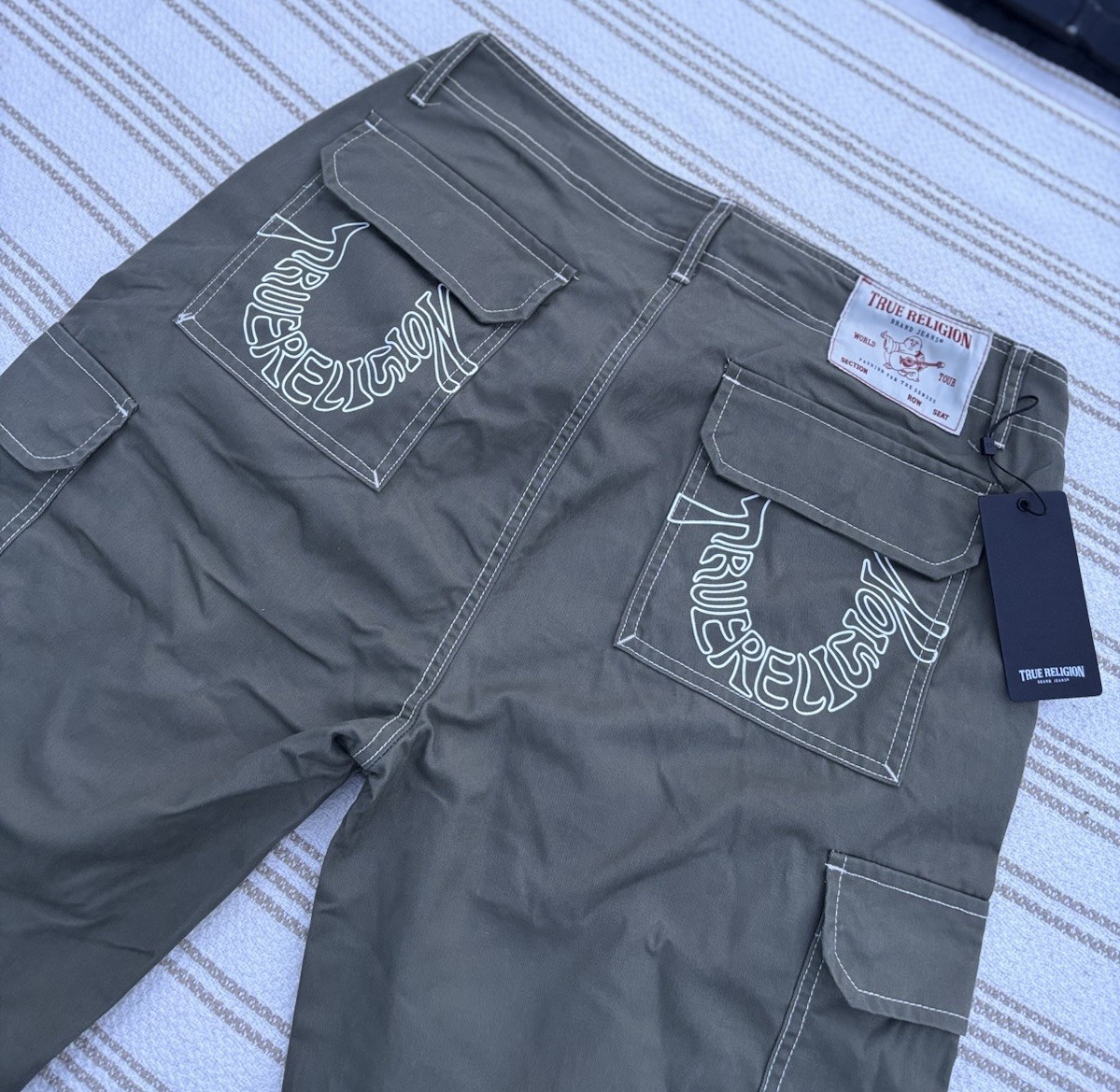 True Religion Men’s Cargo Pants Size 30×32 Kalamata Green Retail $169 NEW