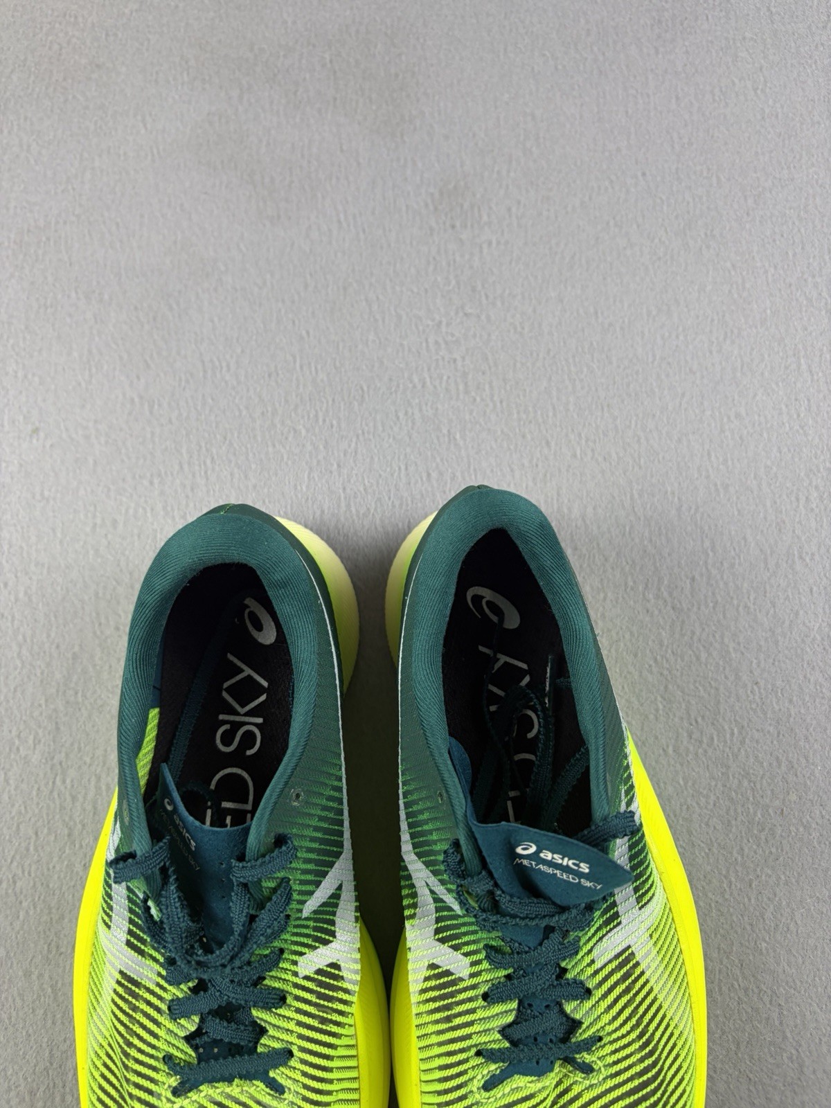 ASICS Metaspeed Sky Running Shoes Womens Size 6.5 Yellow Sneakers Comfort