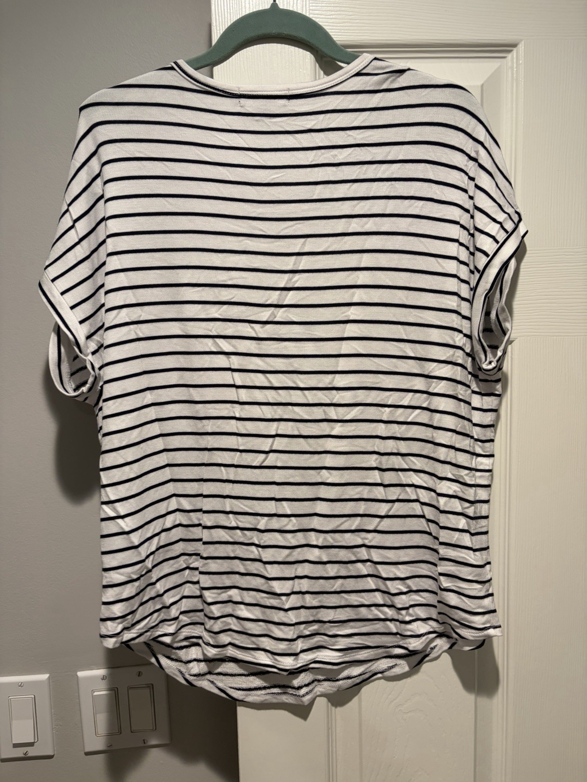 Buffalo David Bitton Women’s White/Navy Striped Scoop Neck Rolled Sleeve Tee M