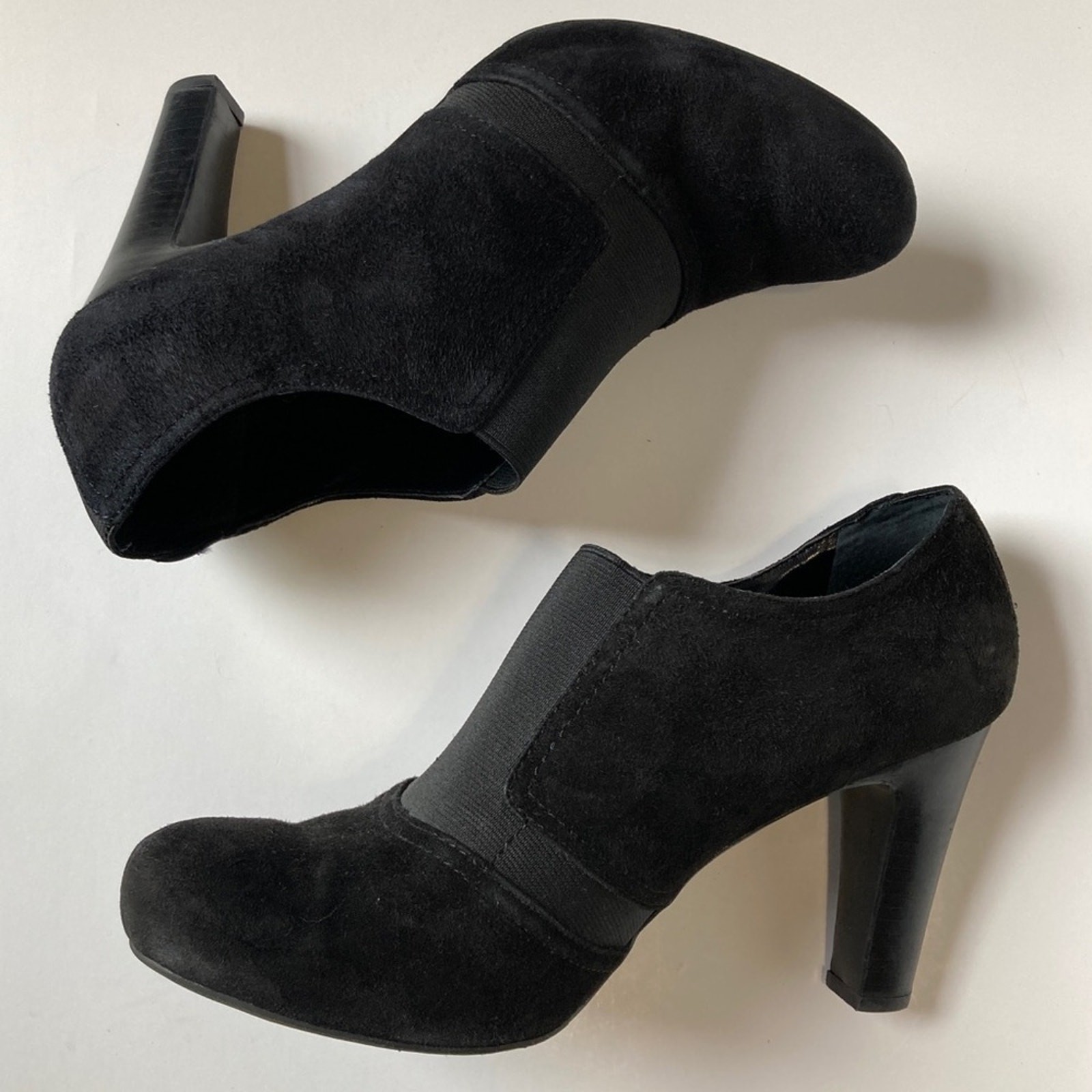 Franco Sarto A. WHO Black Suede Booties US 8.5 Low Ankle Chunky Heel The Artist