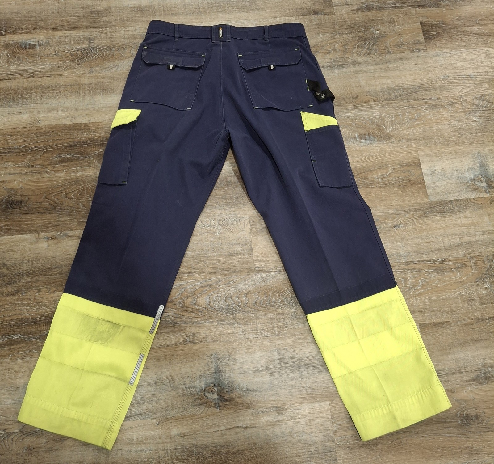 EUC Dassy Blue Work Pants Multiple Pockets Reinforced Areas Men B 37-39 C32-34